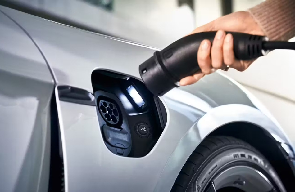 Combien de temps une voiture électrique peut-elle rester sans recharger ?