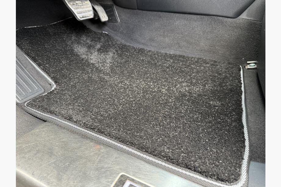 Nissan Patrol Y62 2010-2024 Tapis de sol textile Deluxe (3 rangées, Noir) Photo 2
