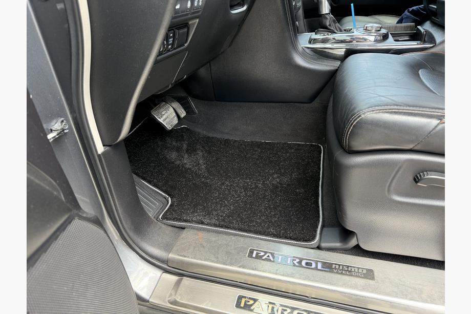 Nissan Patrol Y62 2010-2024 Tapis de sol textile Deluxe (3 rangées, Noir) Photo 9