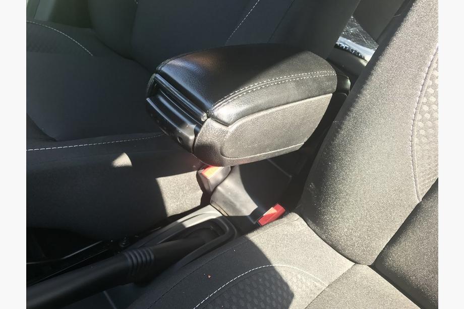 Dacia Duster 2008-2018 Accoudoir (dans porte-gobelet) Photo 4