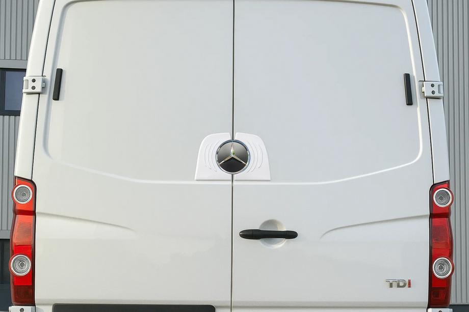Mercedes Sprinter W906 2006–2018 Encadrement du logo arrière (inox) Image
