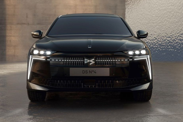Essai DS N°4 E-Tense 2025 : une berline premium revisitée