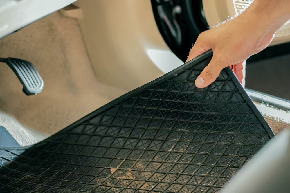 Pourquoi l’humidité apparaît-elle dans la voiture ?