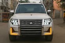Mitsubishi Pajero Wagon IV 2006-2021 Phares Avant LXR photo 1
