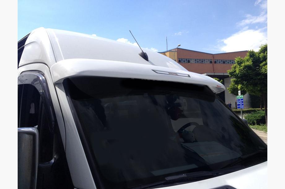 Volkswagen Crafter 2006-2016 Déflecteur de pare-brise V1 (peintable, à coller) Image