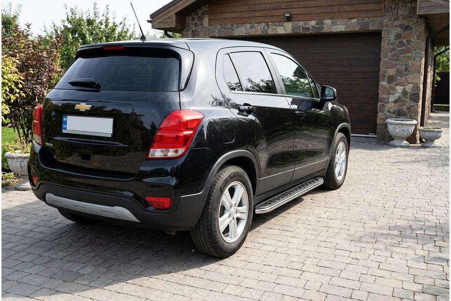 Chevrolet Trax 2012-2023 Marchepieds Latéraux Maydos V1 (2 pcs, Aluminium & Inox) Image