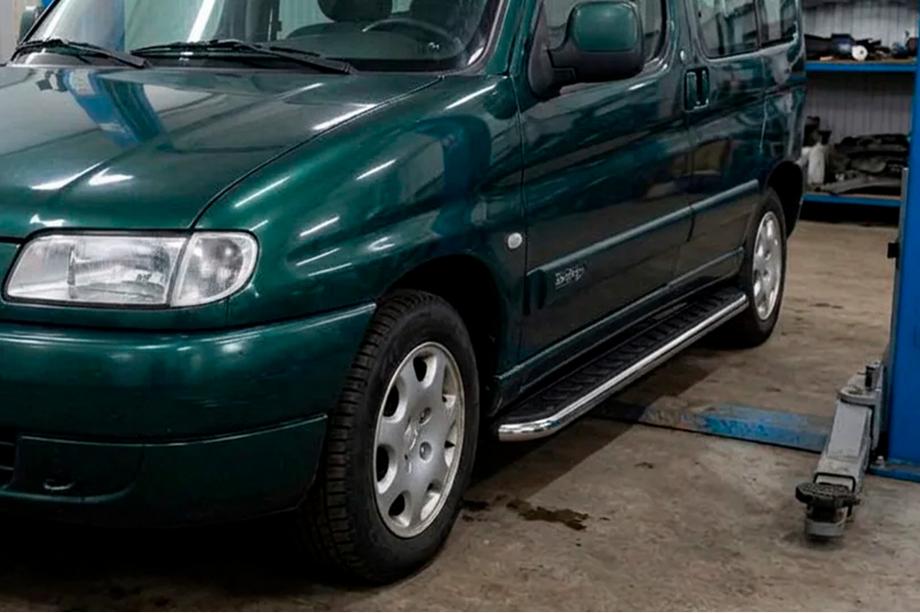 Peugeot Partner 1996-2008 Marchepieds Latéraux Maydos V1 (2 pcs, Aluminium & Inox) Image