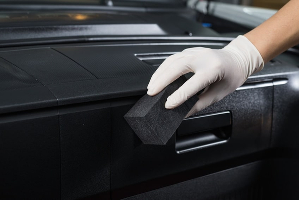 Que faire si le plastique de votre voiture est rayé ?