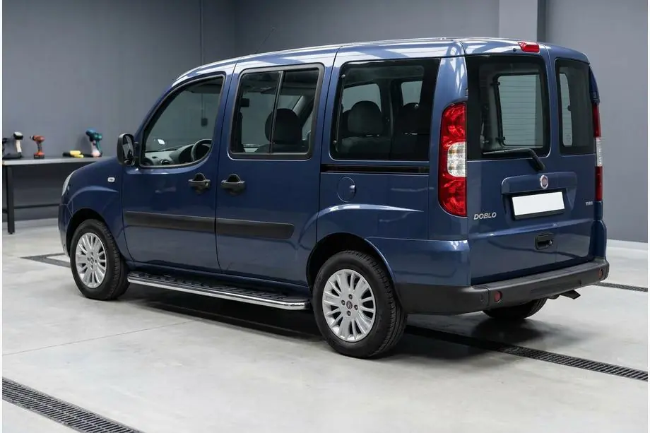 Fiat Doblo I 2005-2010 Marchepieds Latéraux Maydos V1 (2 pcs, Aluminium & Inox) Image