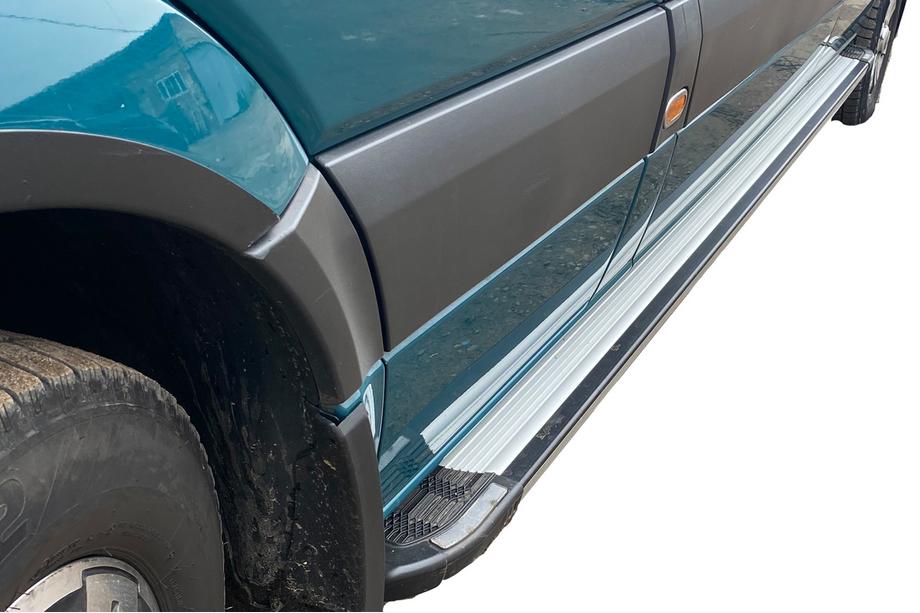 Mercedes Sprinter W906 2006–2018 Marchepieds Latéraux Rainbow (2 pcs, Aluminium) Long/ExtraLong Image