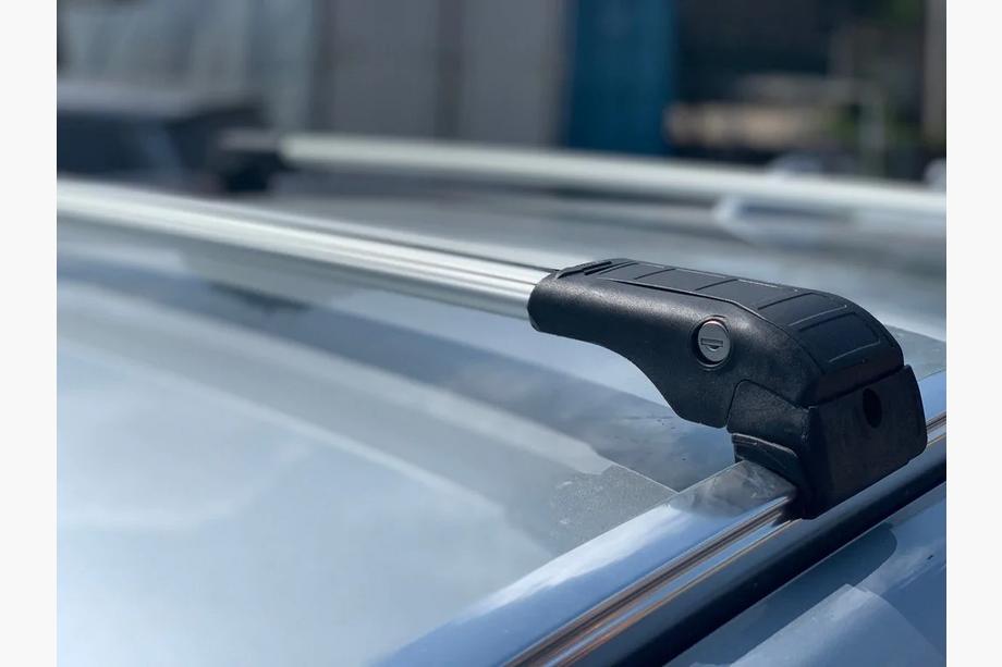 Citroen Berlingo/Multispace 2018- Barres de toit (barres transversales) pour barres de toit intégrées Wingbar V2 (2 pcs) Noir Photo 3