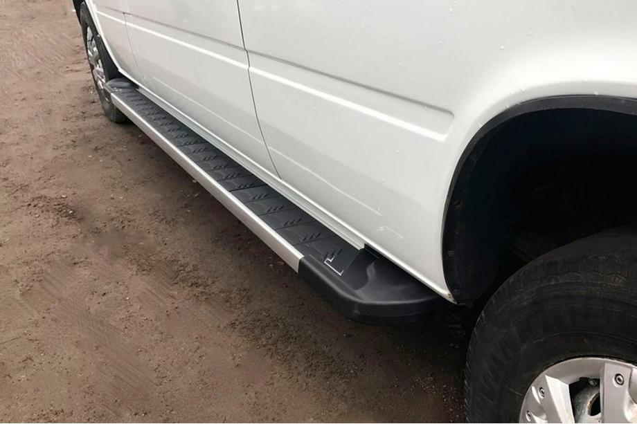 Volkswagen LT 1995-2006 Marchepieds Latéraux RedLine V1 (2 pcs, Aluminium) Image
