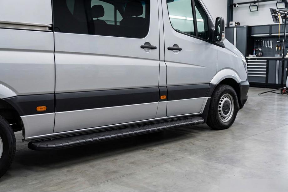 Volkswagen Crafter 2006-2016 Marchepieds Latéraux Bosphorus Black (2 pcs, Aluminium) Image