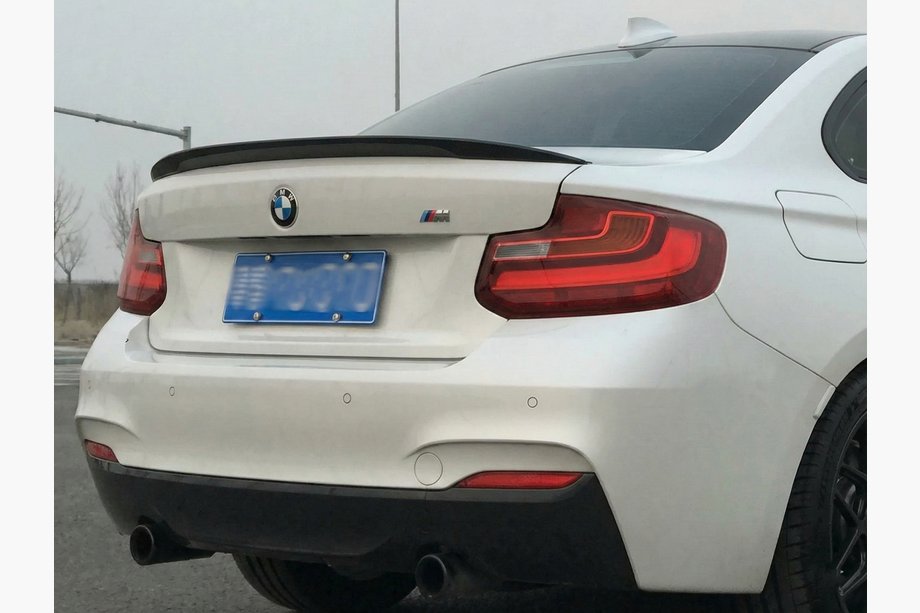 BMW 2 Series F22/F23 2014-2021 Aileron P-Style (pour F22, Noir Brillant) Image
