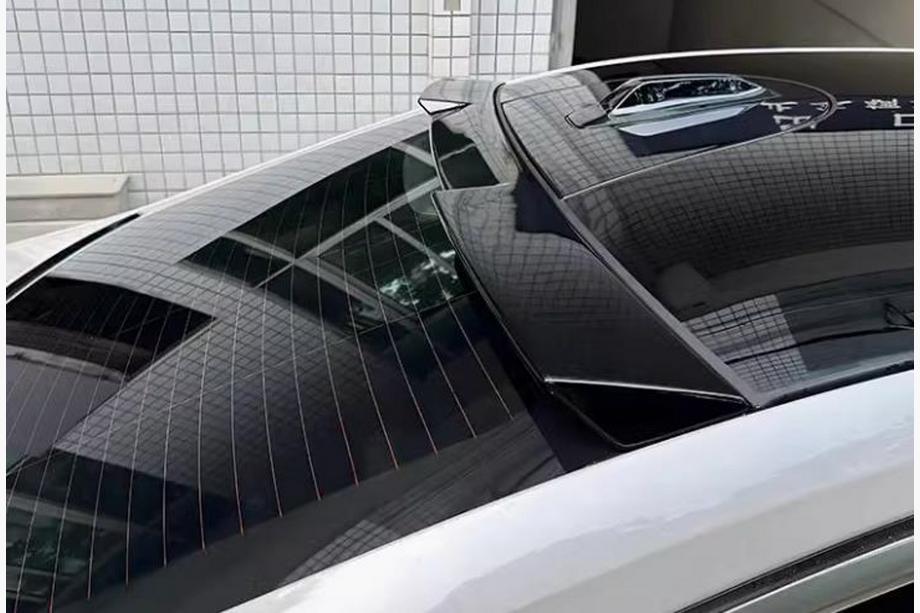 BMW 5/i5 Series G60/G60E/G61 2023- Aileron Arrière M4-Style (Noir Brillant) Image