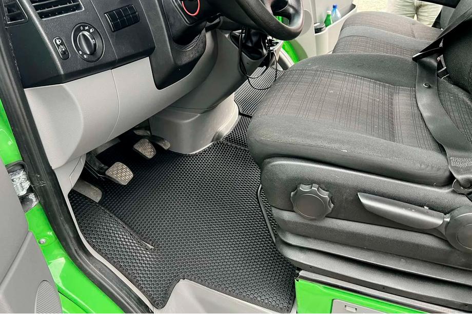 Mercedes Sprinter W906 2006–2018 Tapis en Caoutchouc Carsuit V1 (Noirs) Photo 1