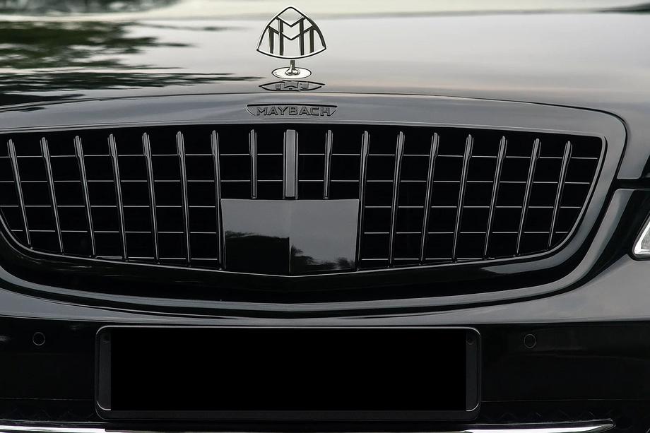 Mercedes S-class W221 2005-2013 Calandre Maybach Black (2009-2013) Image