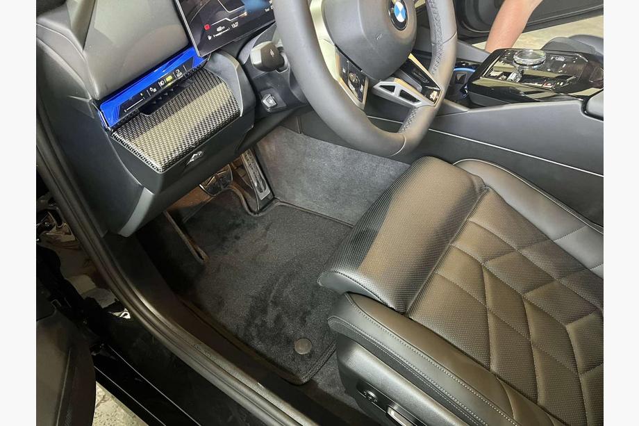 BMW 5/i5 Series G60/G60E/G61 2023- Tapis de sol textile Premium (Pour G60/61, Noir) Photo 1