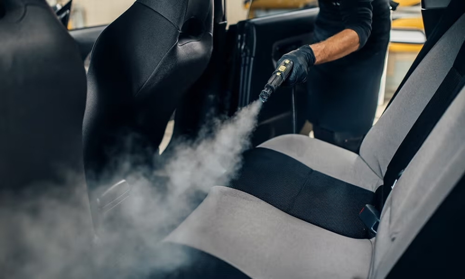 Comment nettoyer l’intérieur d’une voiture enfumé ?