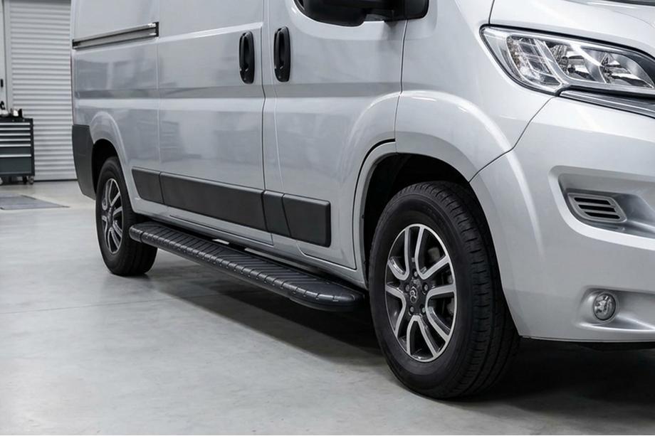 Citroen Jumper 2007-2025 Marchepieds Latéraux Bosphorus Black (2 pcs, Aluminium) Image