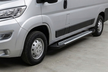 Fiat Ducato 2006-2025 Marchepieds Latéraux Line (2 pcs, Aluminium) photo 1