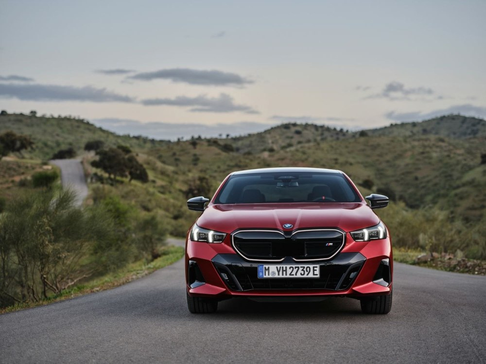 Essai de la berline suralimentée BMW i5 M60