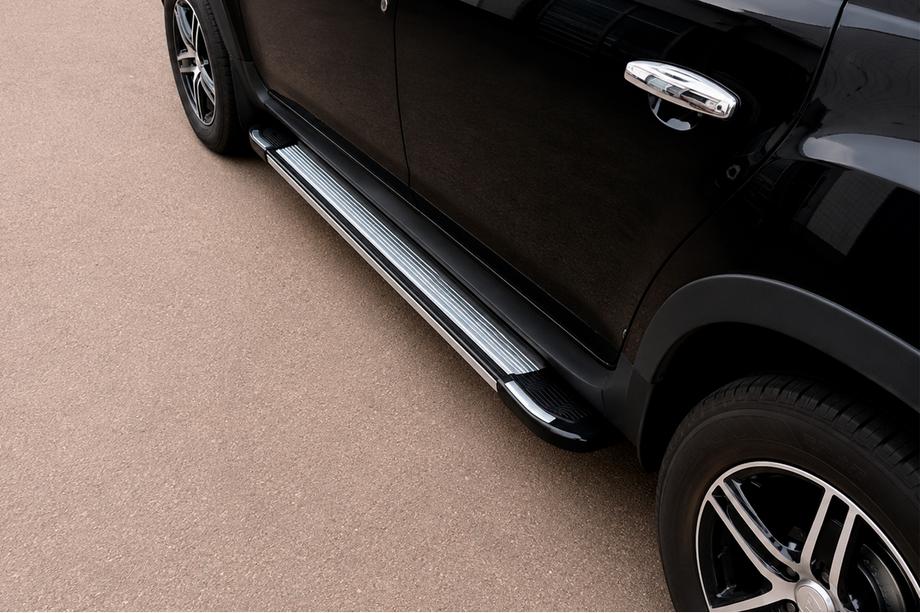 Dacia Duster 2008-2018 Marchepieds Latéraux Rainbow (2 pcs, Aluminium) Image