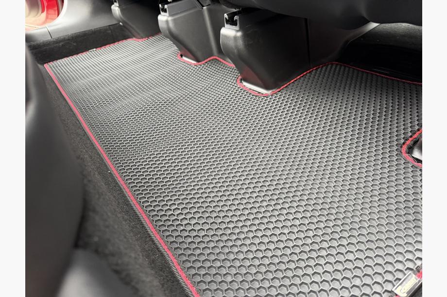 Tesla Model Y 2020- Tapis en caoutchouc Carsuit (2020-2024, noirs) Photo 13