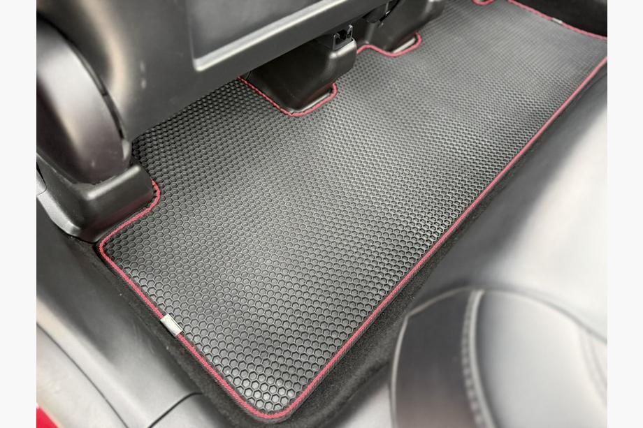 Tesla Model Y 2020- Tapis en caoutchouc Carsuit (2020-2024, noirs) Photo 15