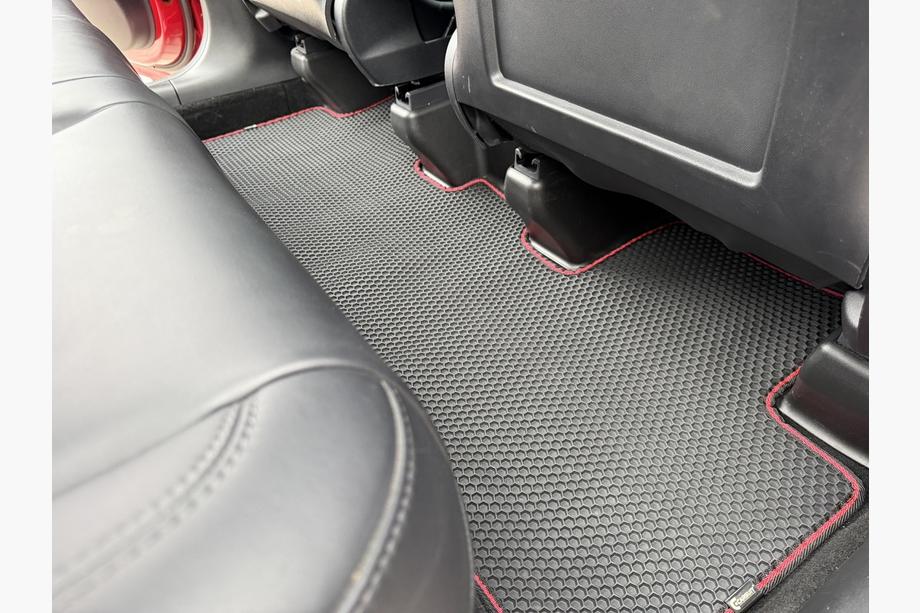 Tesla Model Y 2020- Tapis en caoutchouc Carsuit (2020-2024, noirs) Photo 4