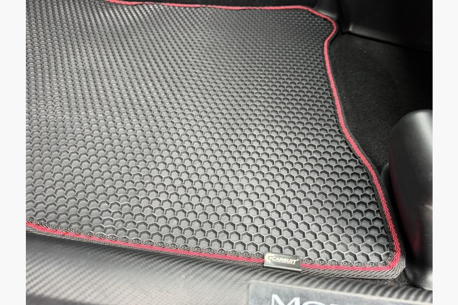 Tesla Model Y 2020- Tapis en caoutchouc Carsuit (2020-2024, noirs) Photo 8