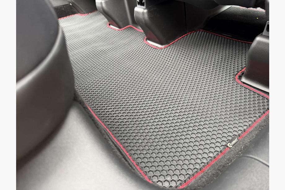 Tesla Model Y 2020- Tapis en caoutchouc Carsuit (2020-2024, noirs) Photo 12