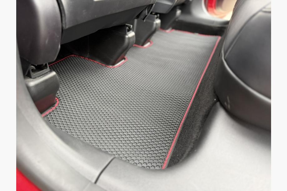Tesla Model Y 2020- Tapis en caoutchouc Carsuit (2020-2024, noirs) Photo 14