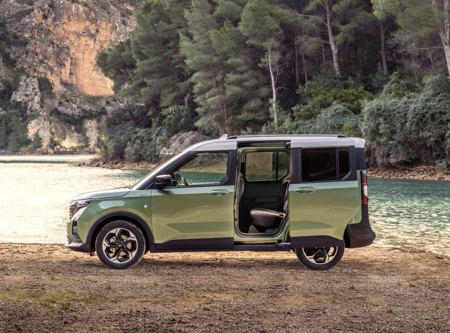 Ford Tourneo Courier de deuxième génération : monospace compact et polyvalent