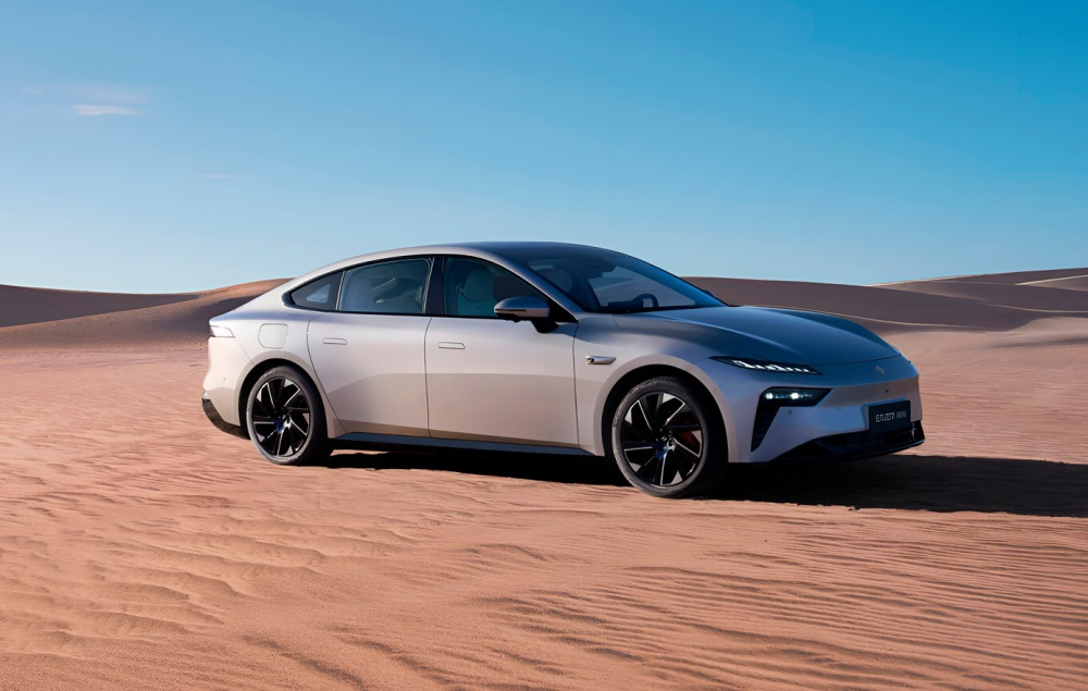 Examen du liftback du Dongfeng Eπ 007