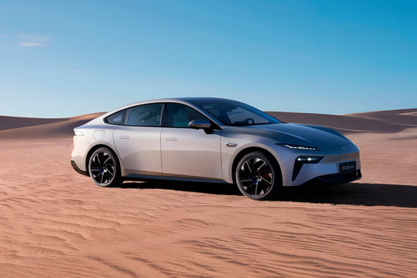 Examen du liftback du Dongfeng Eπ 007