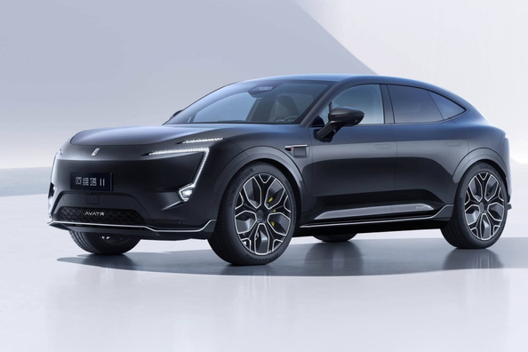 Essai de l’Avatr 11 REEV 2025 : SUV hybride de luxe