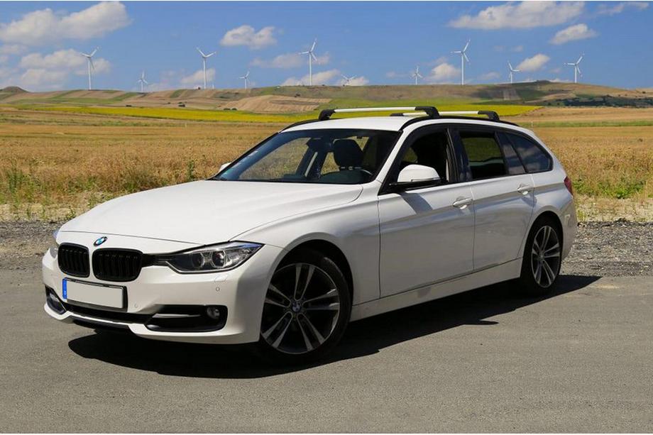 BMW 5 Series F10/F11 2010–2016 Barres de toit (transversales) pour barres longitudinales intégrées verrouillables WingCarrier V2 (2 pcs) Gris Photo 1