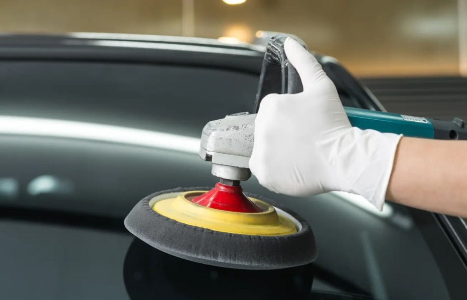 À quoi sert le polissage d’un pare-brise de voiture ?