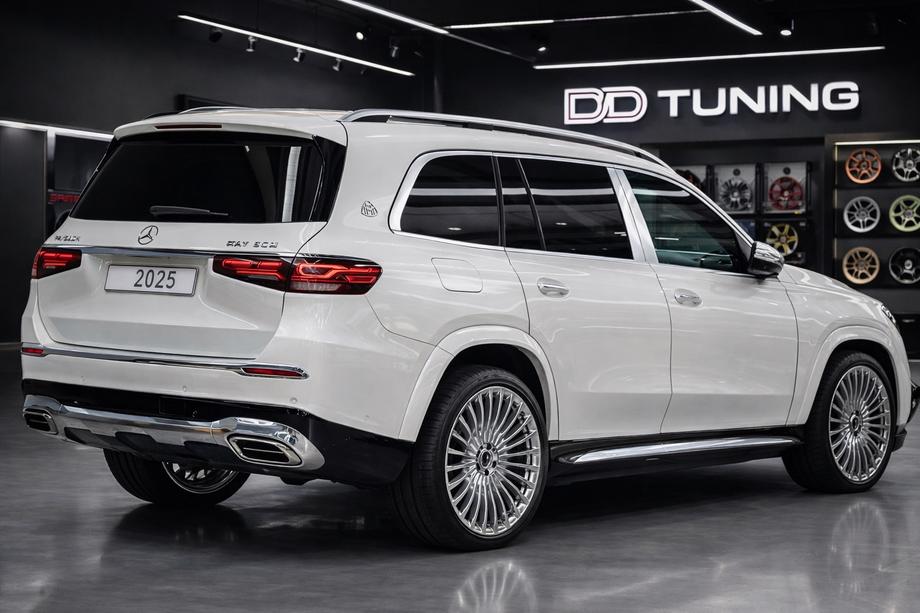 Mercedes GLS X167 2019- Pare-chocs arrière avec diffuseur Maybach GLS600 (2025-Design) Image