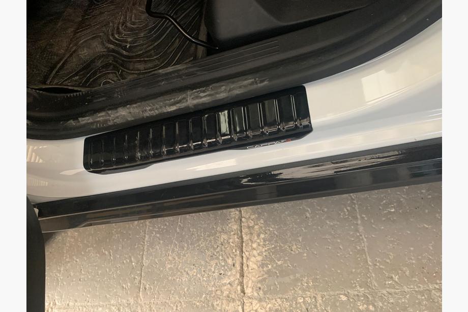 Renault Duster 2024- Protections intérieures de seuil de porte EuroCap (Brillant, 4 pcs, ABS) Image