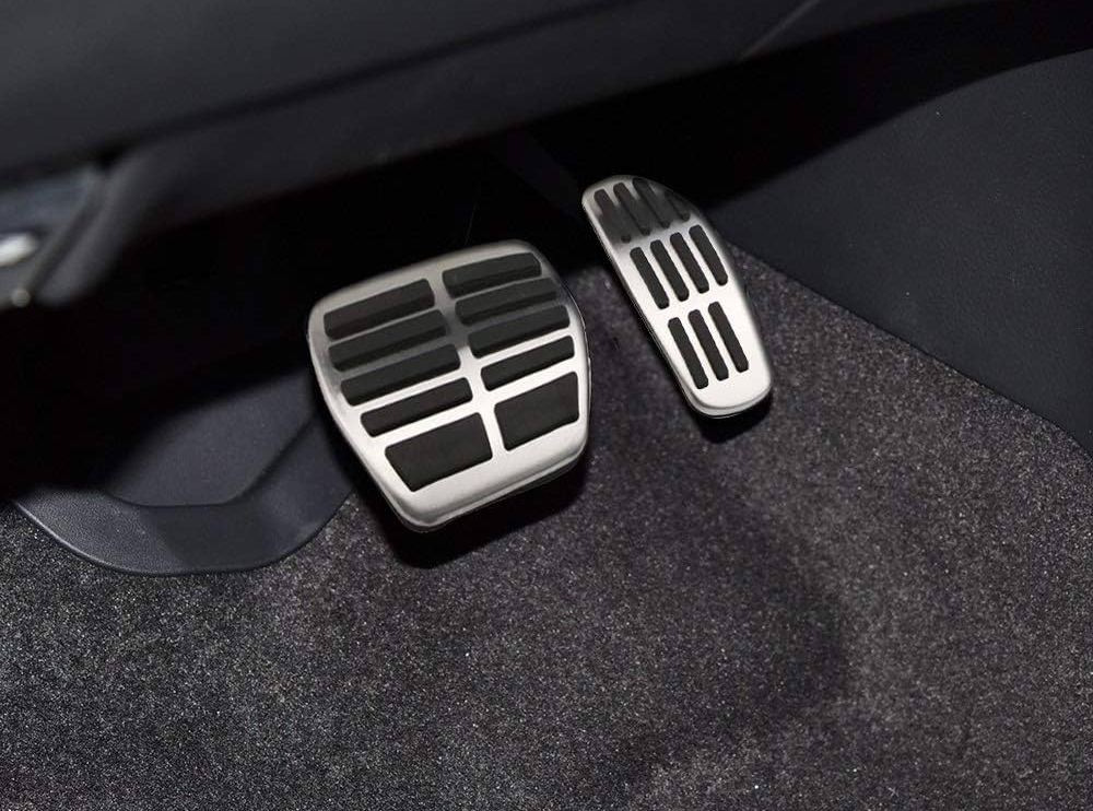 Comment choisir des patins de pédale de voiture ?