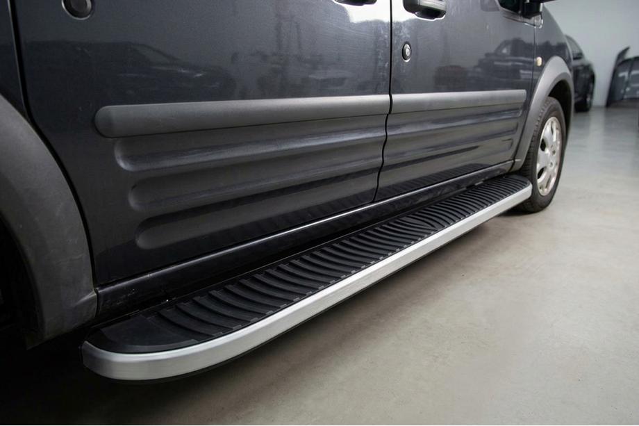 Ford Connect 2006–2009 Marchepieds Latéraux Tayga (2 pcs, Aluminium) Image