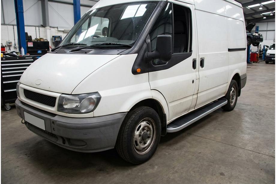Ford Transit 2000–2014 Marchepieds Latéraux Tayga Grey (2 pcs, Aluminium) Image