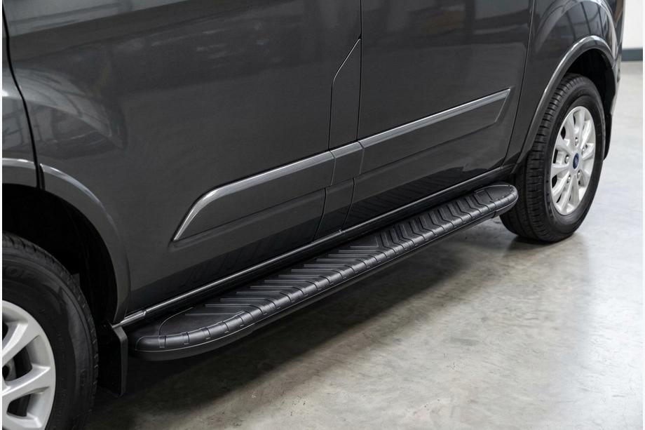 Ford Custom 2013-2022 Marchepieds Latéraux Bosphorus Black (2 pcs, Aluminium) Image