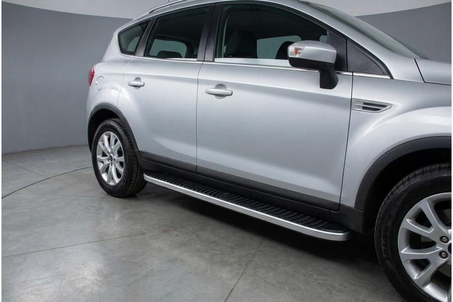 Ford Kuga 2008-2013 Marchepieds Latéraux Tayga Grey (2 pcs, Aluminium) Image
