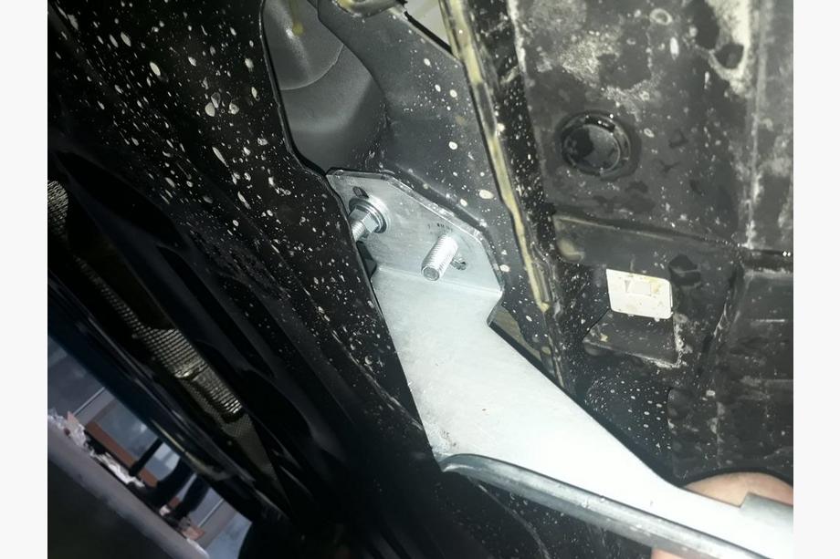 Ford Kuga/Escape 2013-2019 Marchepieds Latéraux Allmond Black (2 pcs, Aluminium) Avec baguette noire sur les portes Photo 3