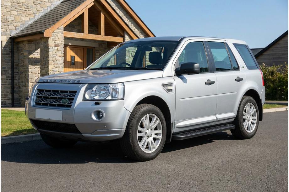 Land Rover Freelander II 2006–2014 Marchepieds Latéraux Allmond Black (2 pcs, Aluminium) Image