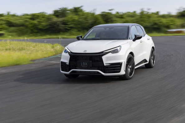 Essai du Lexus LBX Morizo RR : Une touche sportive dans le segment premium