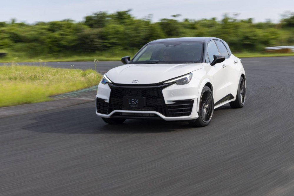 Essai du Lexus LBX Morizo RR : Une touche sportive dans le segment premium